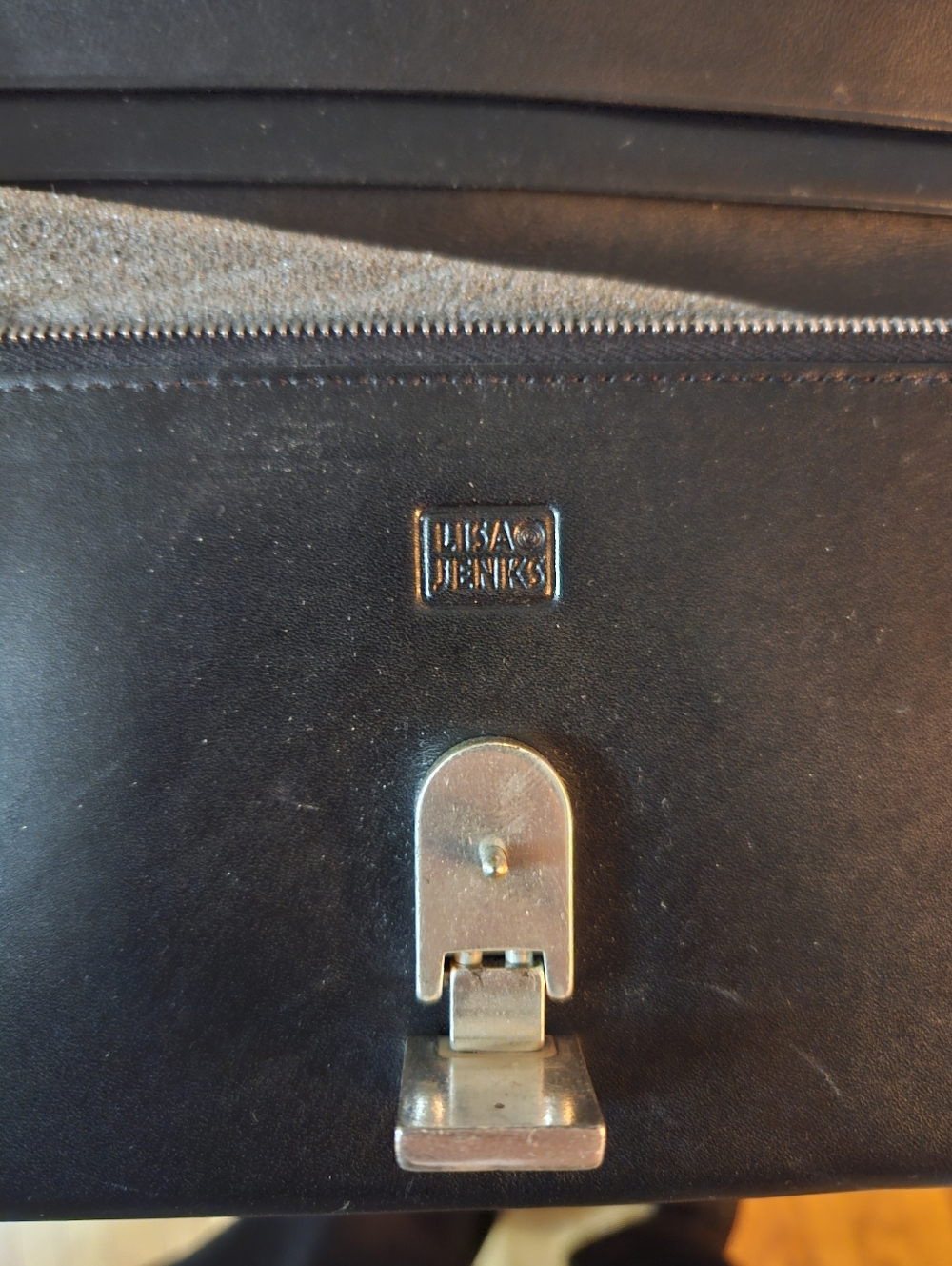 LISA JENKS Vintage Black Leather Wallet with Silver Lock - Picture 10 of 11